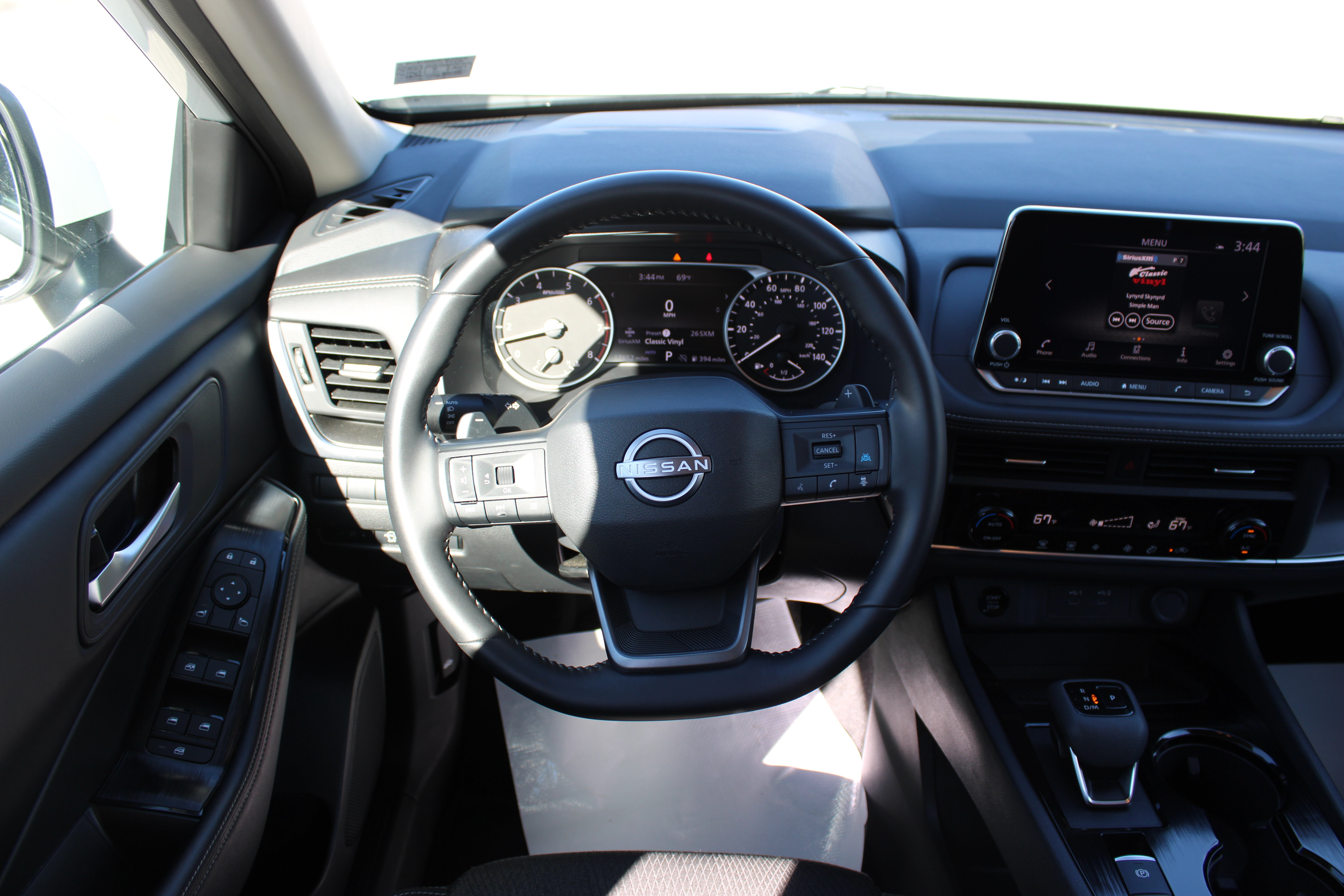 Certified 2025 Nissan Rogue SV AWD/4WD image 16