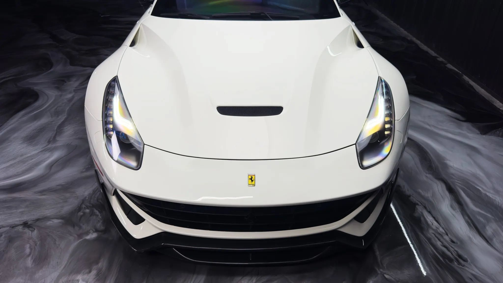 Used 2015 Ferrari F12 Berlinetta RWD image 10