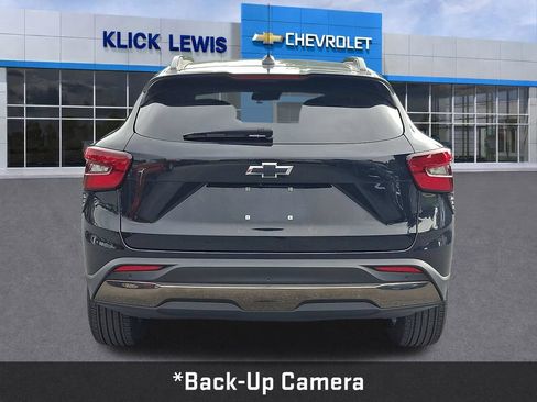 Used 2025 Chevrolet Trax ACTIV w/ Sunroof Package FWD image 7
