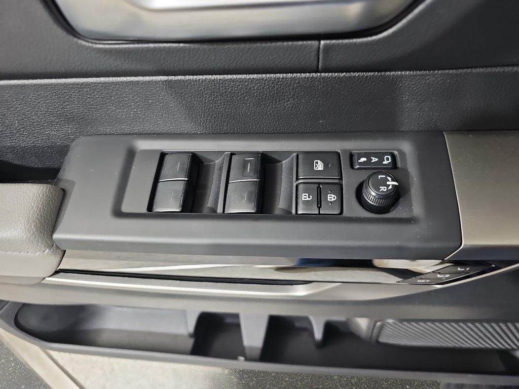 Used 2023 Toyota Sequoia Limited AWD/4WD image 30