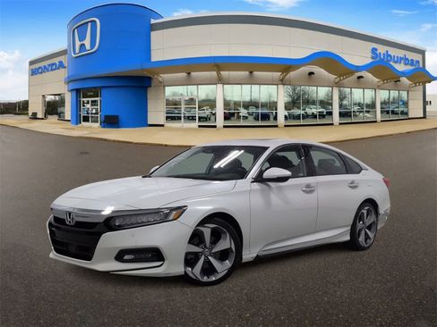 Used 2018 Honda Accord Touring image 1
