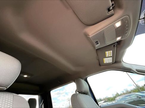 Used 2017 Ford F150 XLT w/ Equipment Group 302A Luxury image 12