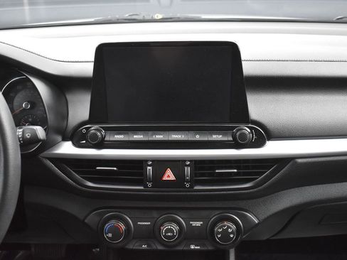 Certified 2022 Kia Forte LXS image 21