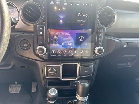 Used 2023 Jeep Wrangler Unlimited Sport AWD/4WD image 29