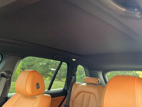 Used 2019 BMW X5 xDrive40i w/ Convenience Package AWD/4WD image 9