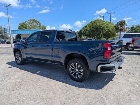 Used 2022 Chevrolet Silverado 1500 LT w/ Z71 Off-Road Package AWD/4WD image 6