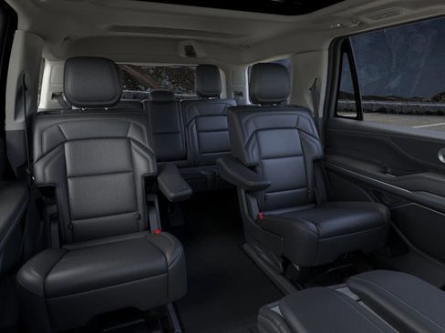 New 2025 Lincoln Navigator Reserve image 11