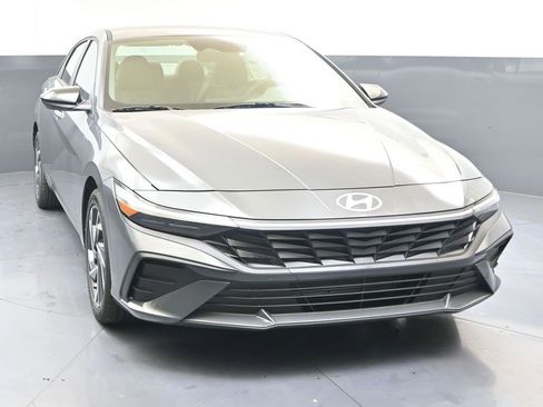 New 2025 Hyundai Elantra Sport image 8
