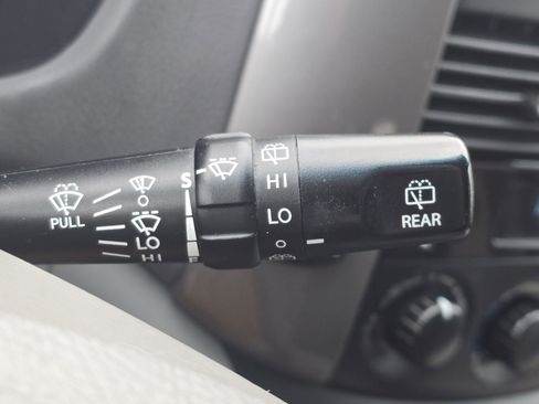 Used 2010 Toyota Sienna LE image 24