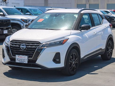 Used 2022 Nissan Kicks SR FWD image 5