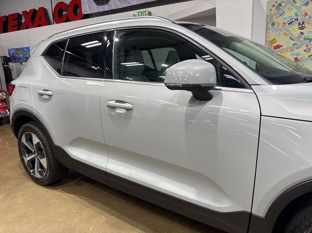 Used 2024 Volvo XC40 B5 Plus AWD/4WD image 70