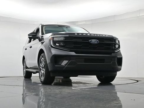 Certified 2025 Ford Expedition Active AWD/4WD image 39