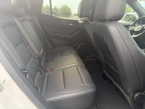 Used 2025 Chevrolet Equinox LT w/ Convenience Package II FWD image 16