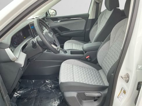 New 2026 Volkswagen Tiguan S image 9