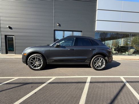 New 2026 Porsche Macan image 2
