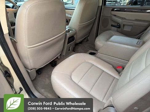 Used 2005 Ford Explorer Limited image 28