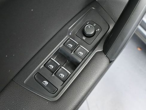 Used 2019 Volkswagen Tiguan SEL Premium R-Line image 19