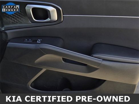 Certified 2025 Kia Sorento EX image 8