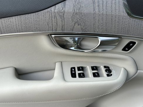 Used 2025 Volvo XC90 B6 Core w/ Protection Package Premier image 12
