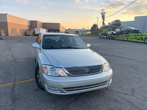 Used 2000 Toyota Avalon XL w/ Option Pkg 3 FWD image 17