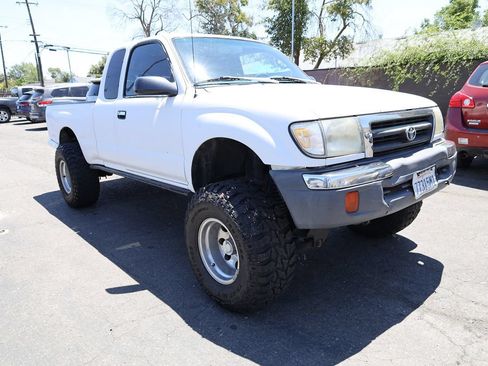 Used 2000 Toyota Tacoma 4x4 Xtracab V6 w/ SR5 Pkg image 2