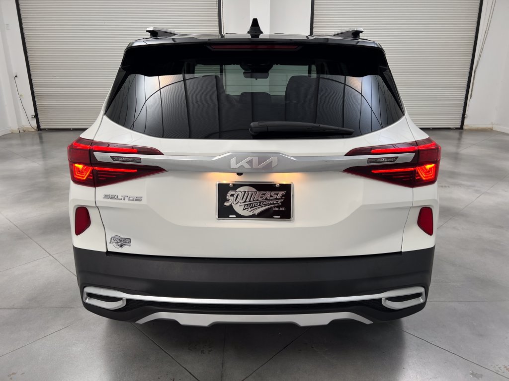 Used 2023 Kia Seltos S w/ Navigation Package AWD/4WD image 8