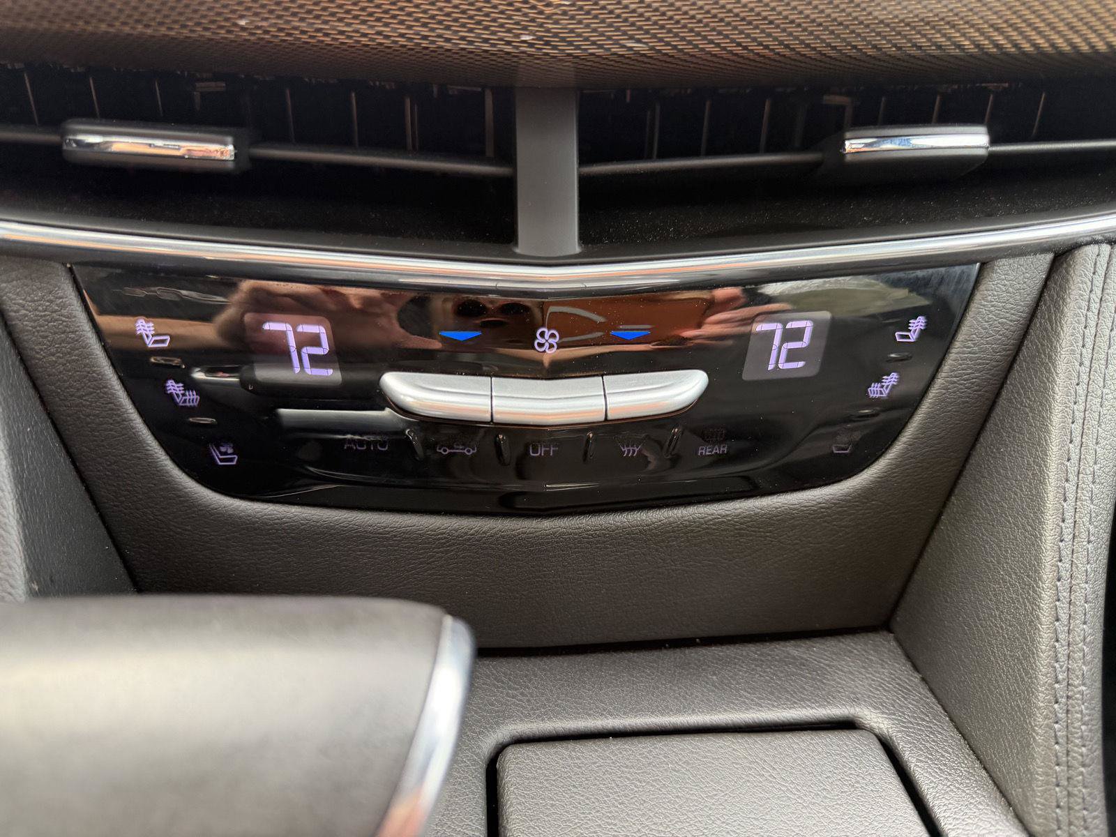 Used 2018 Cadillac CT6 Luxury AWD/4WD image 18