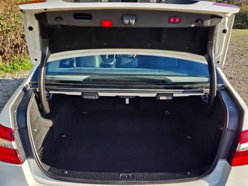Used 2012 Mercedes-Benz E 350 BlueTEC Sedan image 12