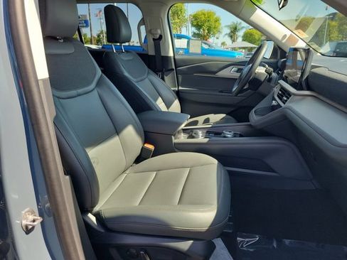 Used 2026 Ford Explorer Active w/ Active Comfort Package RWD image 18
