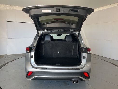 Used 2023 Toyota Highlander XSE AWD/4WD image 13