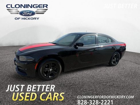 Used 2022 Dodge Charger SXT image 1