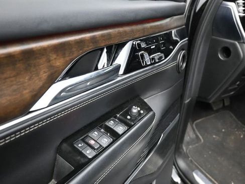 Used 2022 Jeep Grand Wagoneer Series II w/ Convenience Group III AWD/4WD image 13