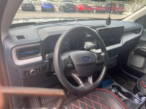 Used 2025 Ford Maverick XLT FWD image 12