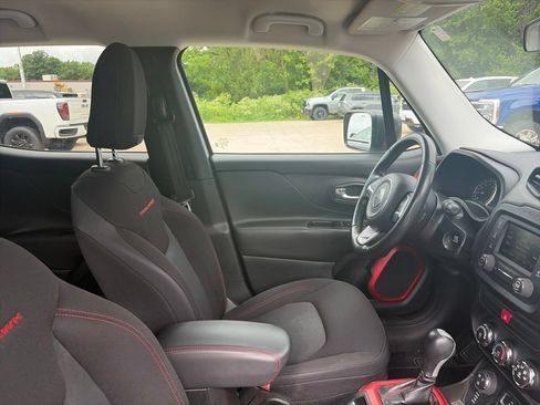 Used 2016 Jeep Renegade Trailhawk AWD/4WD image 14