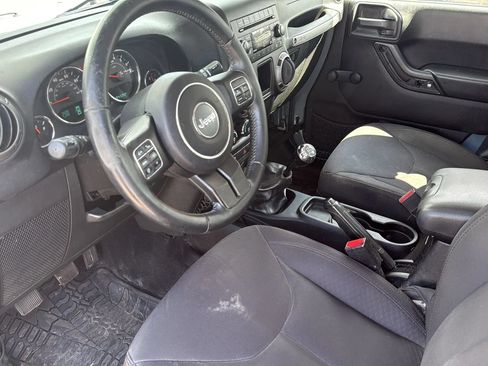 Used 2014 Jeep Wrangler Unlimited Sport w/ Connectivity Group AWD/4WD image 10