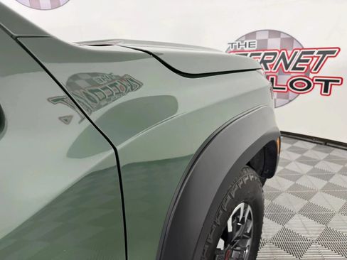 Used 2024 Nissan Frontier PRO-4X w/ Technology Package AWD/4WD image 30