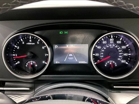 Used 2024 Kia Carnival LX FWD image 26