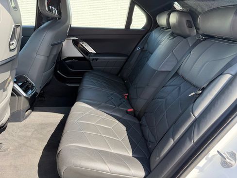 Used 2023 BMW 740i w/ Executive Package RWD image 24