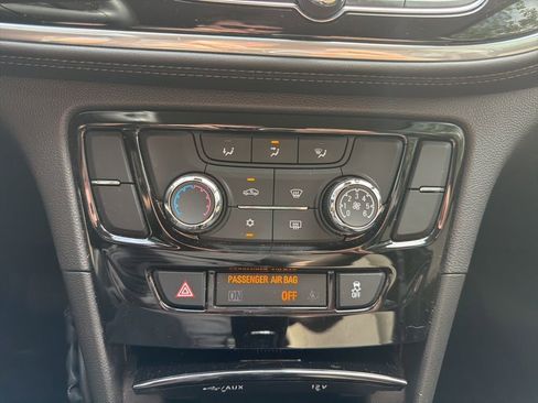 Used 2020 Buick Encore Preferred image 19