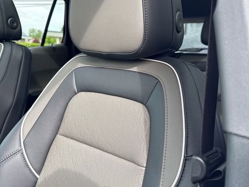 New 2026 Chevrolet Equinox LT w/ Convenience Package II FWD image 26