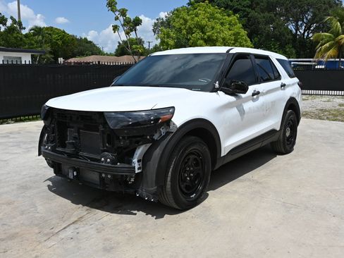 Used 2025 Ford Explorer 4WD Police Interceptor image 1