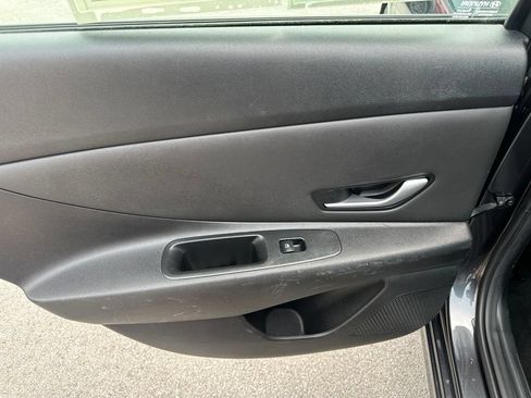 Used 2023 Hyundai Elantra SEL w/ Convenience Package FWD image 10