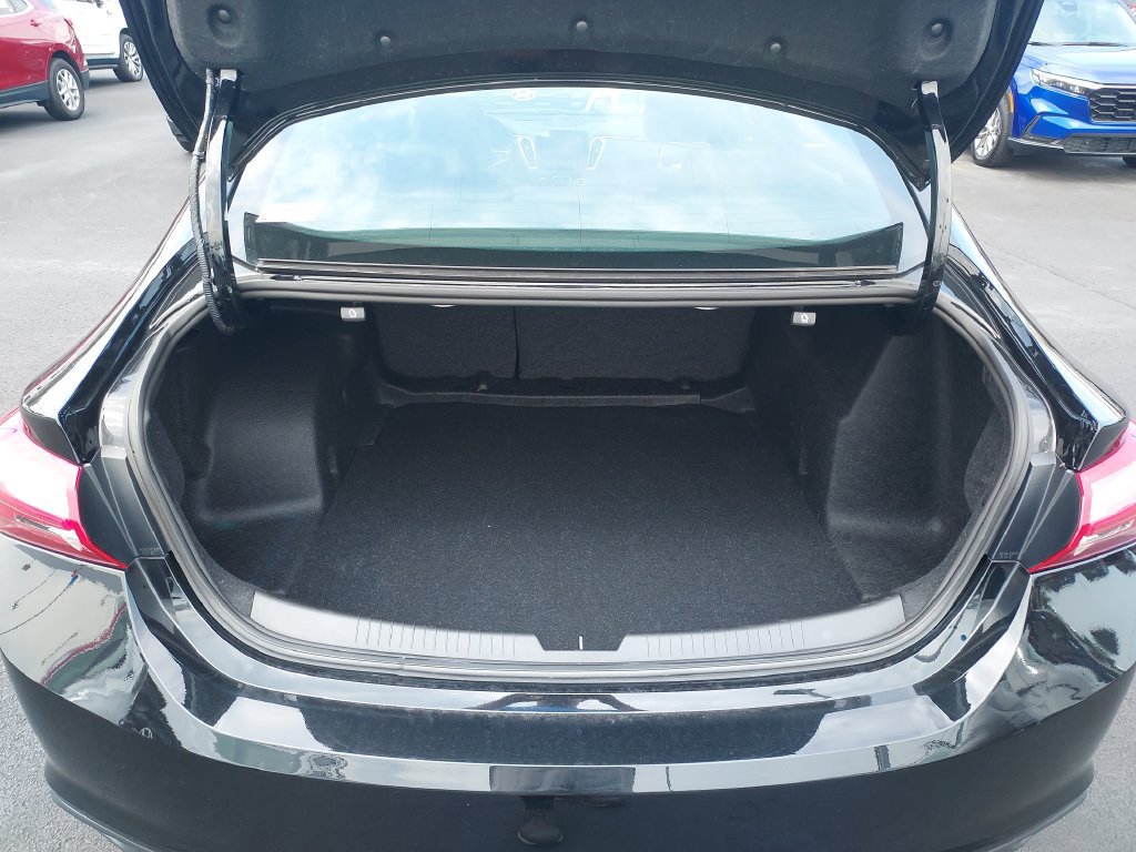 Used 2023 Chevrolet Malibu LT w/ Redline Edition FWD image 10