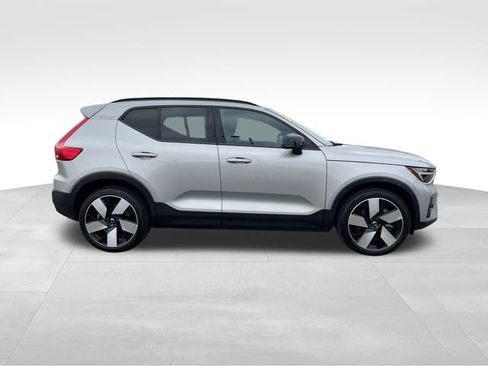 Used 2023 Volvo XC40 Recharge Ultimate image 10