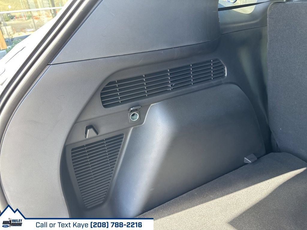 Used 2024 Ford Escape SE w/ PHEV Premium Package FWD image 9