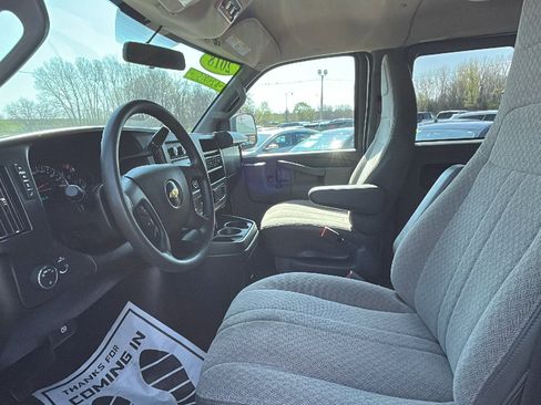 Used 2018 Chevrolet Express 3500 LT w/ LT Preferred Equipment Group image 11