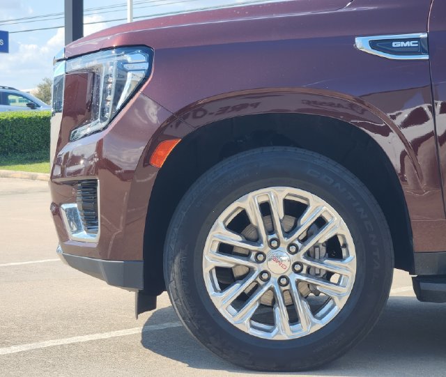 Used 2023 GMC Yukon XL SLT AWD/4WD image 8