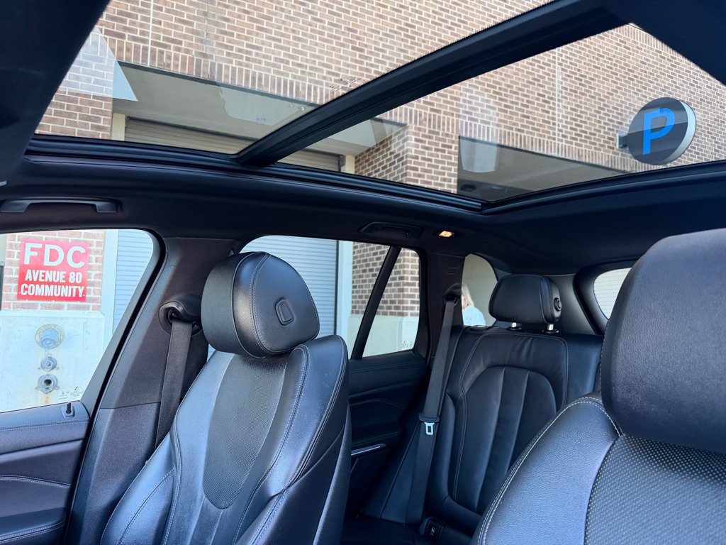 Used 2019 BMW X5 xDrive40i w/ M Sport Package AWD/4WD image 18