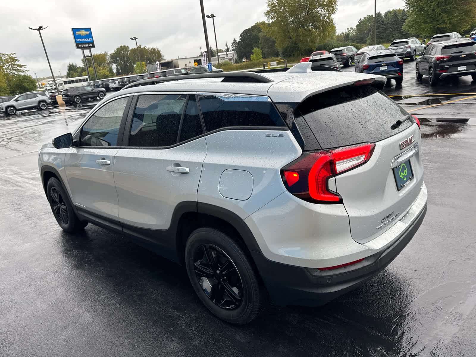 Certified 2022 GMC Terrain SLE w/ Driver Convenience Package AWD/4WD image 9