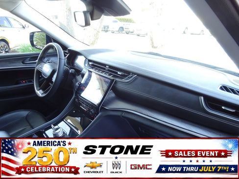 Used 2023 Jeep Grand Cherokee L Limited AWD/4WD image 14